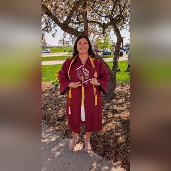 Meet your Posher, Olivia - Picture 2 of 5